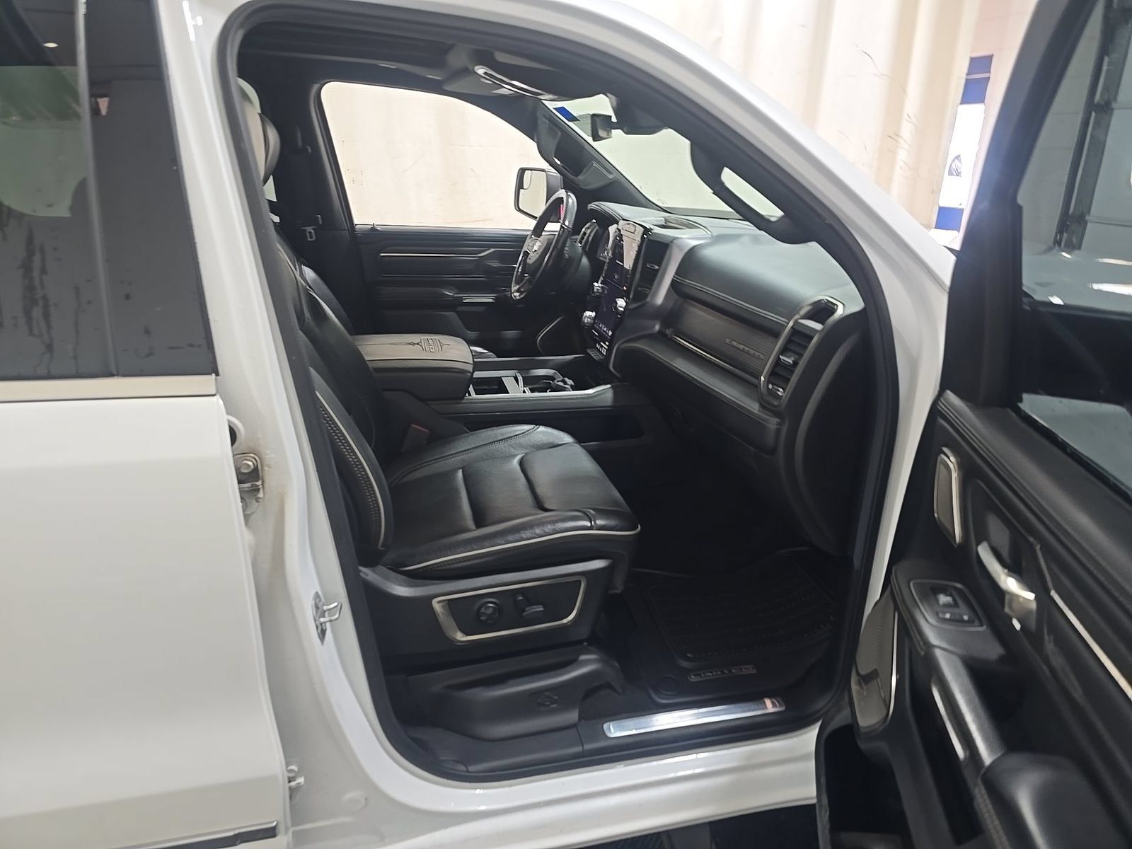 Used 2019 RAM 1500 Limited AWD/4WD image 11