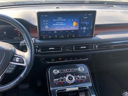 Used 2022 Lincoln Nautilus Reserve image 5