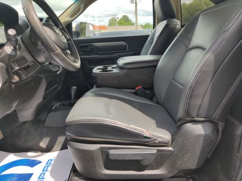 Used 2020 RAM 3500 Tradesman w/ Chrome Appearance Group image 18