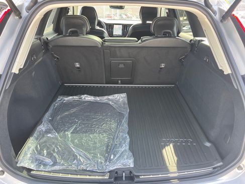 Used 2024 Volvo XC60 B5 Plus AWD/4WD image 19