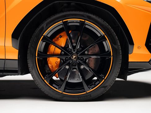 Used 2021 Lamborghini Urus AWD/4WD image 38