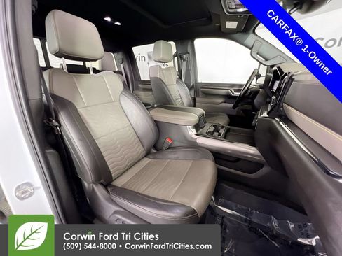 Used 2024 Chevrolet Silverado 2500 ZR2 w/ Technology Package AWD/4WD image 18