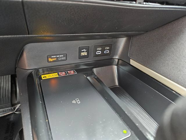 Used 2025 Toyota Camry LE FWD image 30