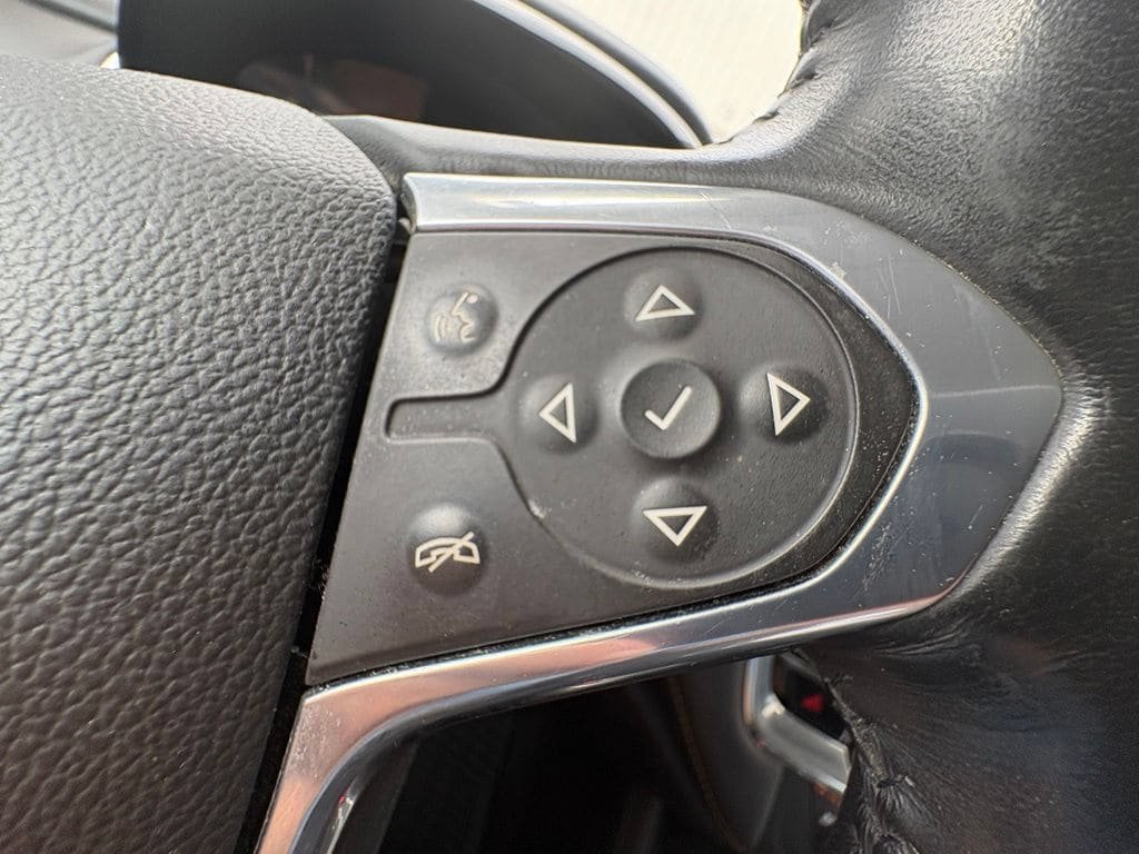 Used 2021 Chevrolet Traverse Premier AWD/4WD image 18