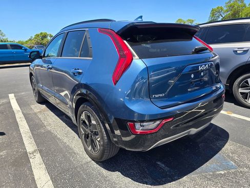 Certified 2023 Kia Niro Wave w/ Wave Preserve Package FWD image 8