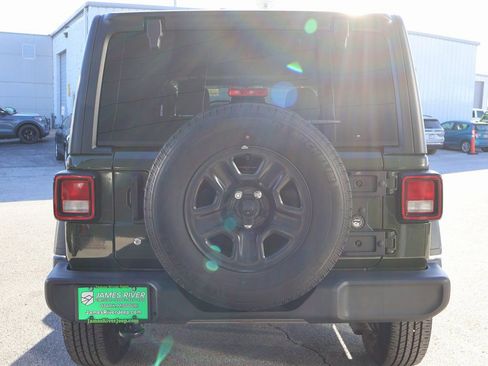 Used 2021 Jeep Wrangler Unlimited Sport image 4