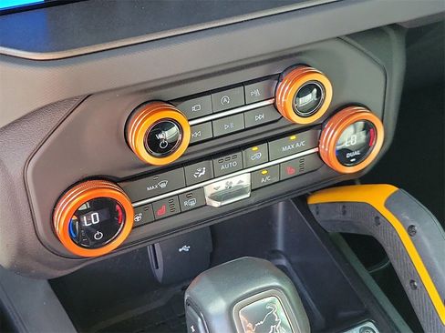 Used 2024 Ford Bronco Badlands image 25