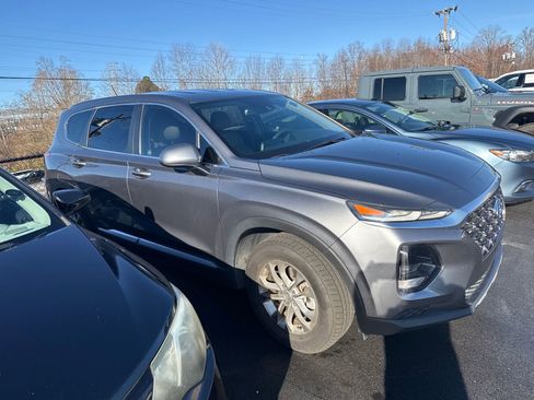 Used 2019 Hyundai Santa Fe SE image 6