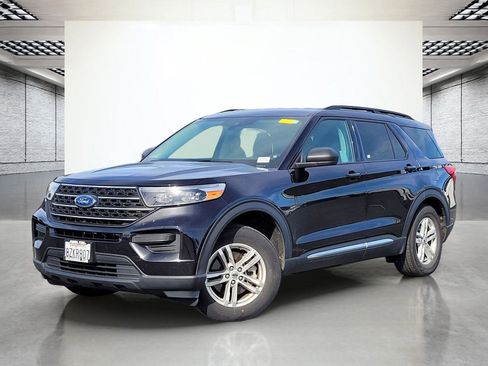 Used 2022 Ford Explorer XLT RWD image 2