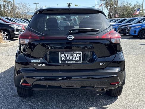 Used 2024 Nissan Kicks SV image 5