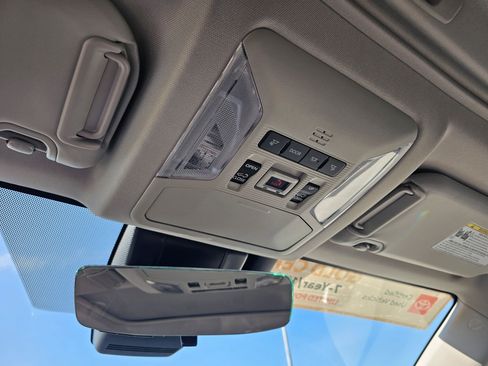 Used 2025 Toyota RAV4 XLE image 27