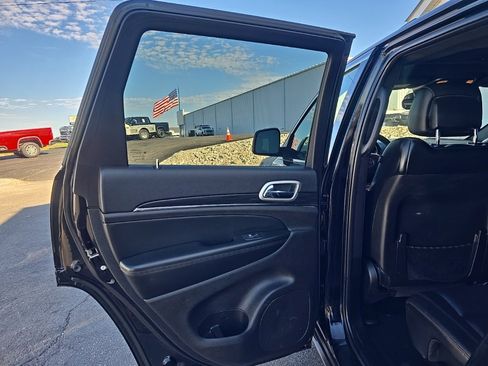 Used 2020 Jeep Grand Cherokee Limited image 16