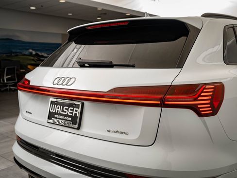 Used 2021 Audi e-tron Premium w/ Convenience Plus Package image 9