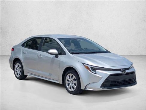 Used 2026 Toyota Corolla LE FWD image 3