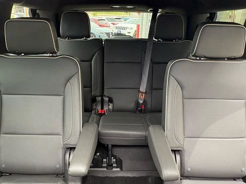 Used 2024 Chevrolet Tahoe Premier w/ Premium Package RWD image 37