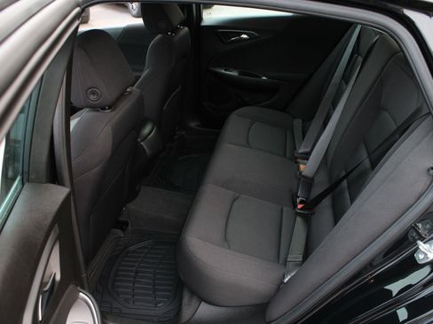 Used 2024 Chevrolet Malibu RS FWD image 17