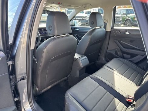 Used 2024 Volkswagen Jetta SE image 15