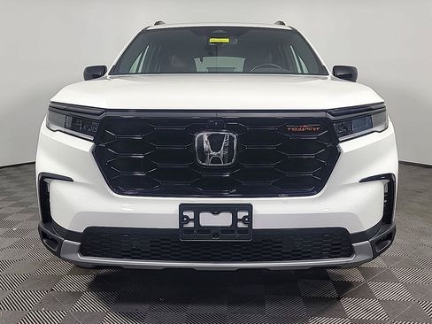 Certified 2025 Honda Pilot TrailSport image 13