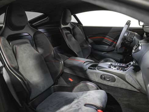 Used 2023 Aston Martin V8 Vantage Coupe RWD image 22
