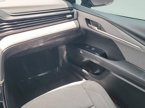Used 2025 Toyota Camry LE FWD image 13
