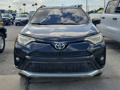Used 2016 Toyota RAV4 SE image 2