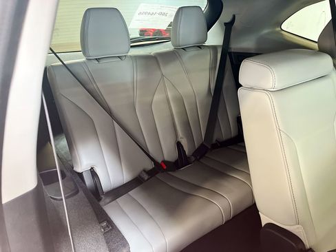 Used 2024 Acura MDX SH-AWD w/ Technology Package image 29