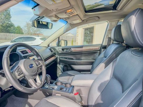 Used 2017 Subaru Outback 3.6R Limited image 5