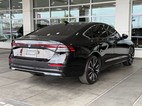 Used 2025 Honda Accord Touring image 13