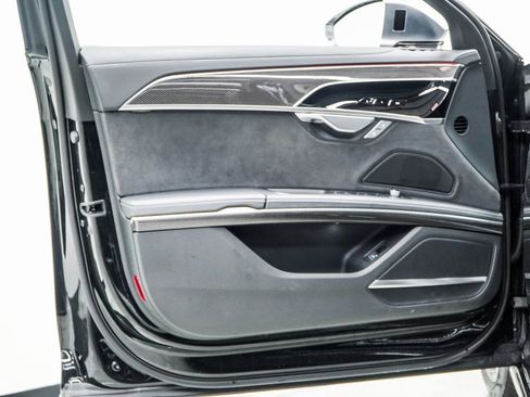 Used 2022 Audi S8 4.0T image 44