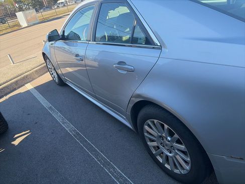 Used 2010 Cadillac CTS Luxury image 8