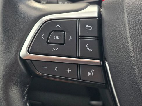 Used 2021 Toyota Highlander XLE AWD/4WD image 34