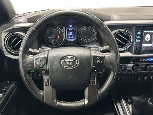 Used 2019 Toyota Tacoma TRD Off-Road AWD/4WD image 14