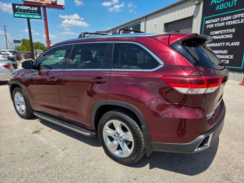 Used 2017 Toyota Highlander Limited Platinum image 5