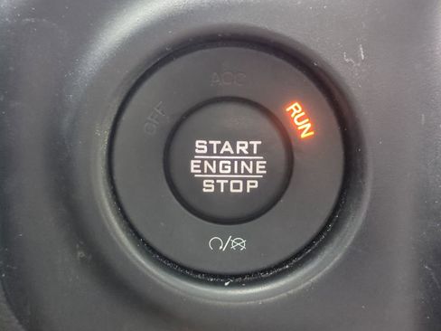 Used 2023 Jeep Wrangler Sport S image 31