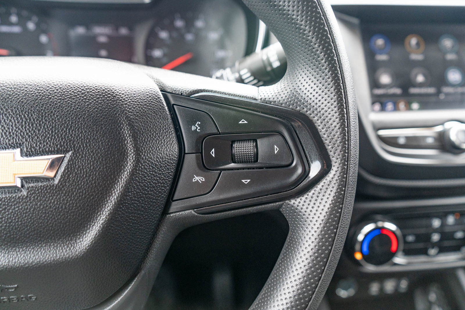 Used 2023 Chevrolet TrailBlazer LT FWD image 27