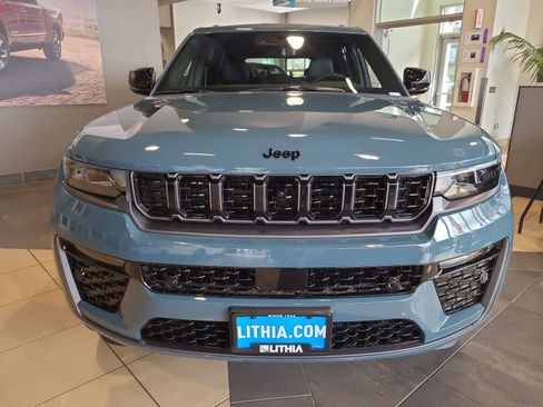 New 2026 Jeep Grand Cherokee Limited image 14