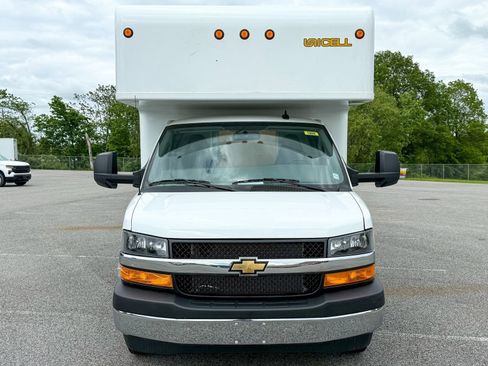 New 2025 Chevrolet Express 3500 w/ Power Convenience Package image 4