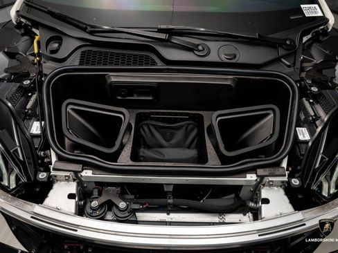 Used 2023 Lamborghini Huracan STO image 11