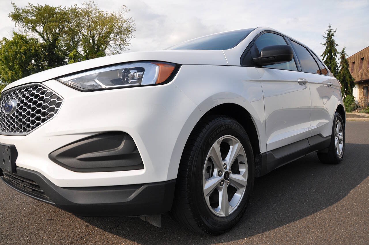 Used 2023 Ford Edge SE AWD/4WD image 3