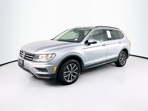 Used 2020 Volkswagen Tiguan SE AWD/4WD image 3