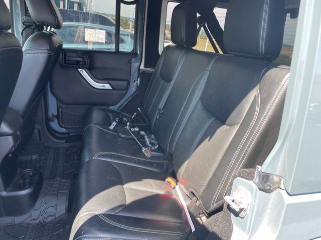 Used 2015 Jeep Wrangler Unlimited Sahara AWD/4WD image 7