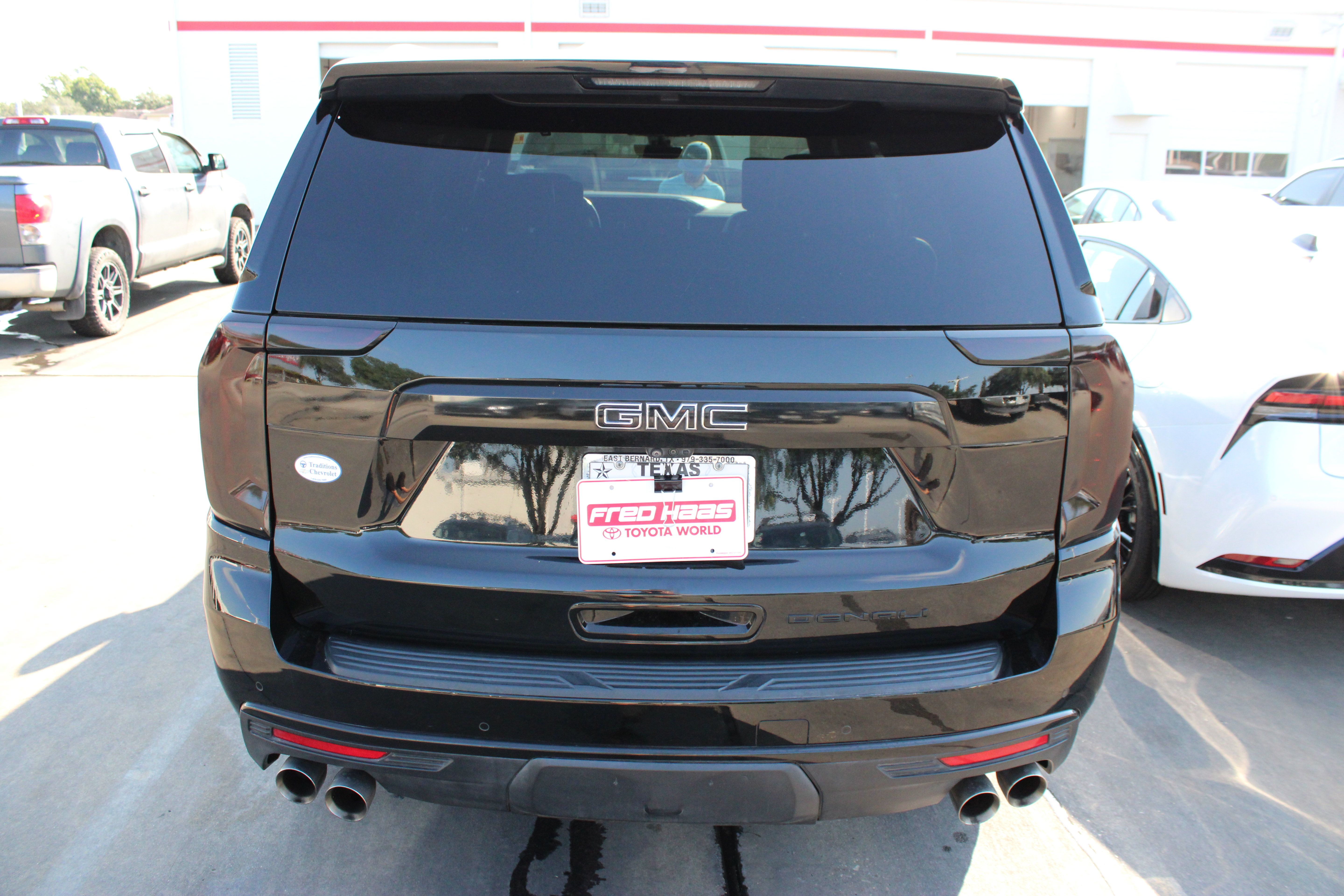 Used 2021 GMC Yukon Denali w/ Denali Ultimate Package AWD/4WD image 8