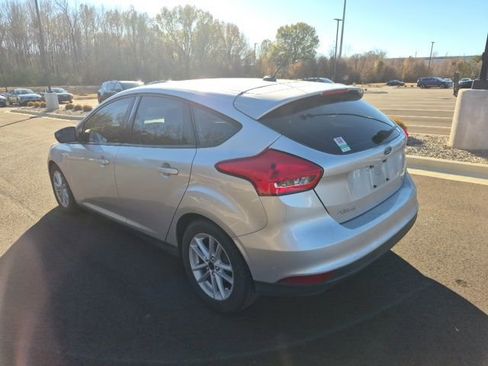 Used 2017 Ford Focus SE image 6