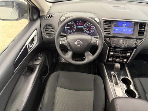 Used 2018 Nissan Pathfinder S image 21