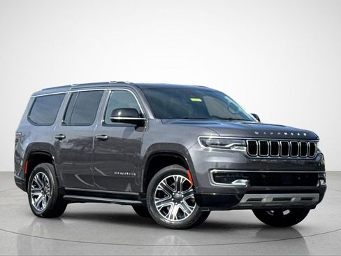 Used 2024 Jeep Wagoneer Series II w/ Flexible Seating Group image 2