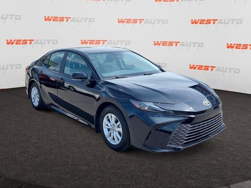Used 2025 Toyota Camry LE FWD image 7