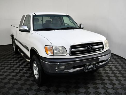 Used 2000 Toyota Tundra SR5 image 9