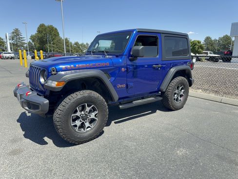 Used 2018 Jeep Wrangler Rubicon w/ Cold Weather Group AWD/4WD image 3
