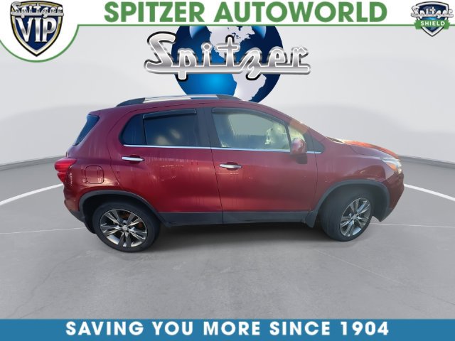 Used 2020 Chevrolet Trax LT w/ Sun & Sound Package AWD/4WD image 16