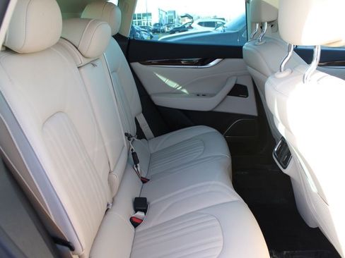 Used 2020 Maserati Levante S GranLusso image 23